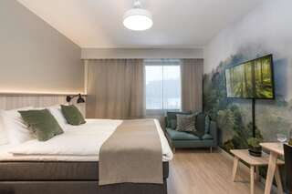 Отель Hotel Haaga Central Park Хельсинки Улучшенный номер с кроватью размера «queen-size»-7